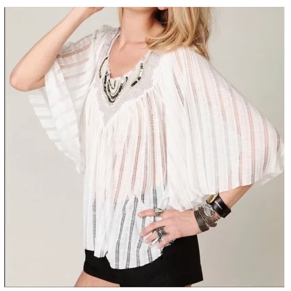 🙌🏽Free people• Star gazer, Lily white gauze sequined poncho top